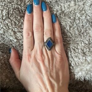 Elegant Blue and Silver Geometric Ring